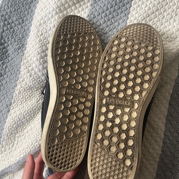 Skechers black slip on shoes - Picture 3 of 4